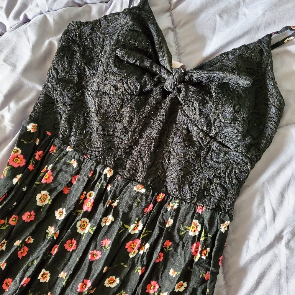 Floral and lace jumpsuit - Picture 2 of 4